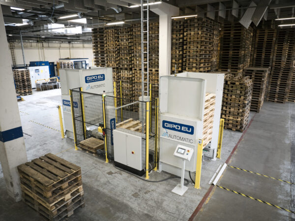 OPTIMUM 300 – Automatisches Einführen und Vereinzeln von Paletten